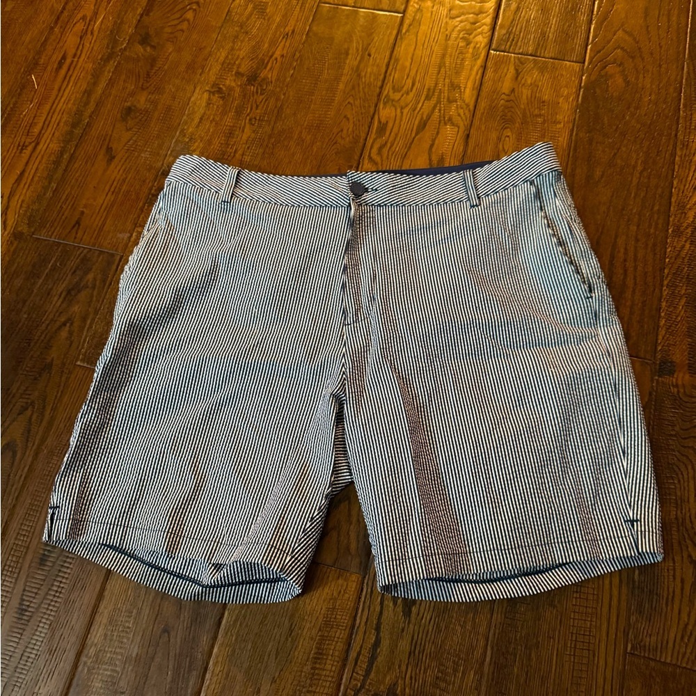 Rhone Flat Front Seersucker Resort Golf Shorts - Picture 2 of 7